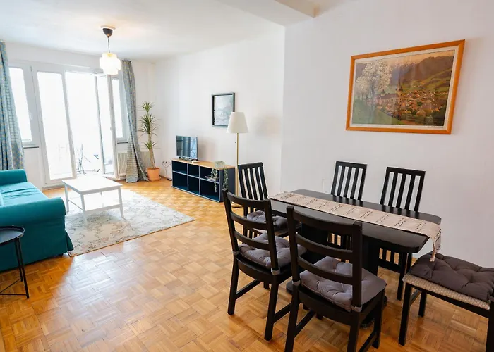 Central Living Apartment Opera